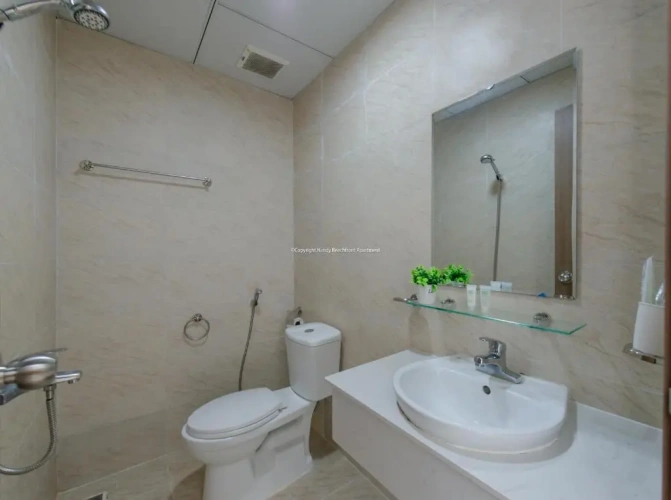 2 Bedrooms Apartment with partial sea view