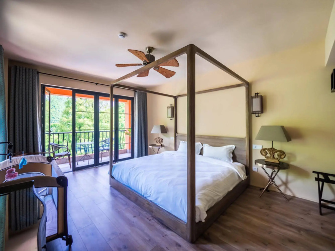 Arcadia Resorts