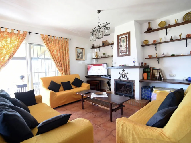 Detached house in mountain setting with great views in Mijas