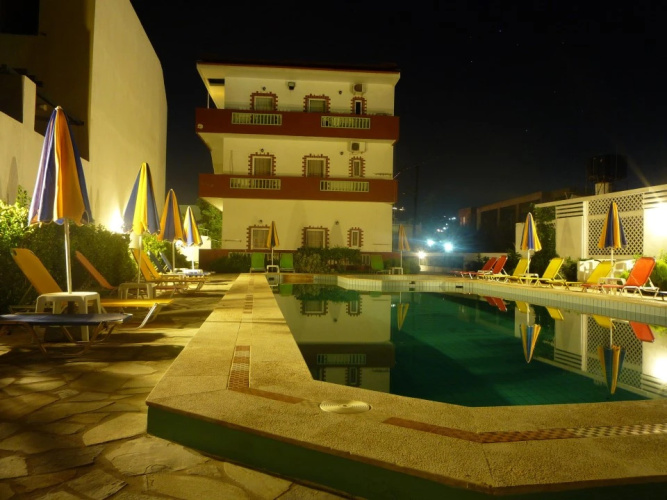 Haris Apartments
