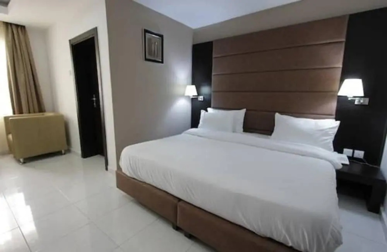 Axor Hotel &Suites