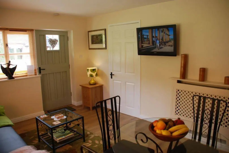 Wood Cottage Bed And Breakfast