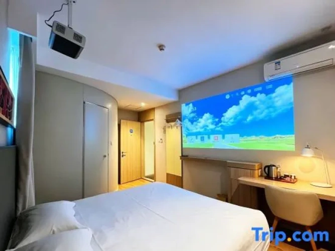 Bed in Dorm
