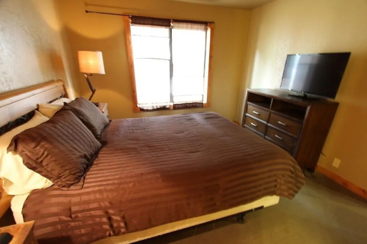 Hidden Valley 111 1 Br condo by RedAwning