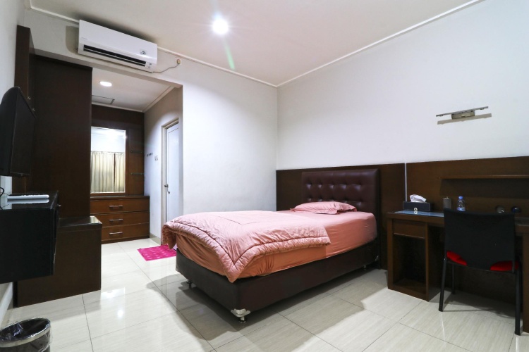 Deluxe Double room with street view