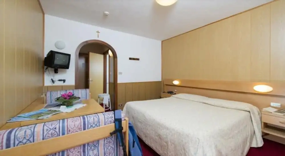 Standard Triple room with mountain view
