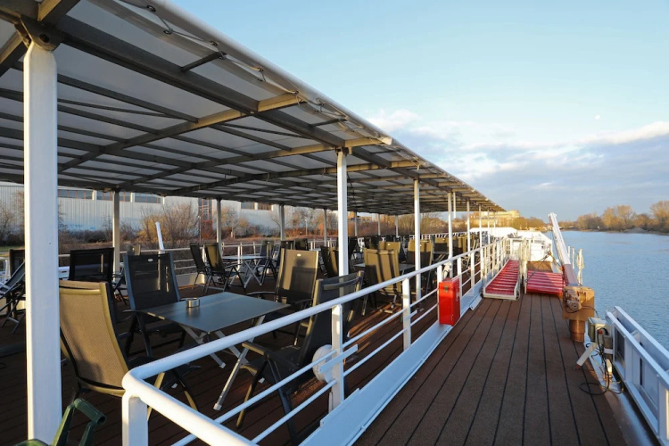 Hotelkabinenschiff Junker Jörg
