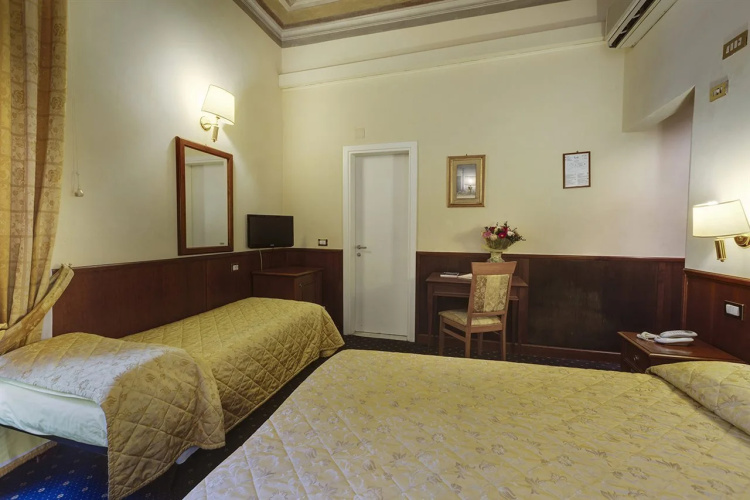 Hotel Arizona