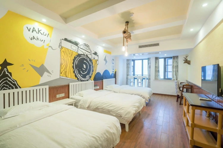 Standard Triple room