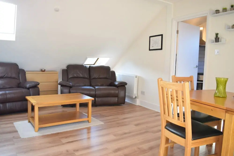 Bright Camberwell 2 Bedroom Flat