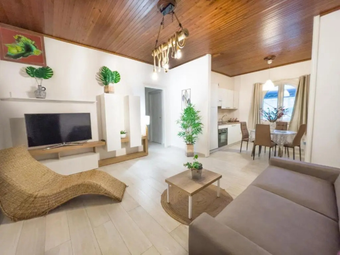 Demetra Seafront Apartment - Parking & Pool