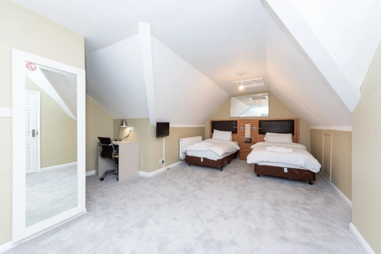Uno Hotel Heathrow Windsor photo 12
