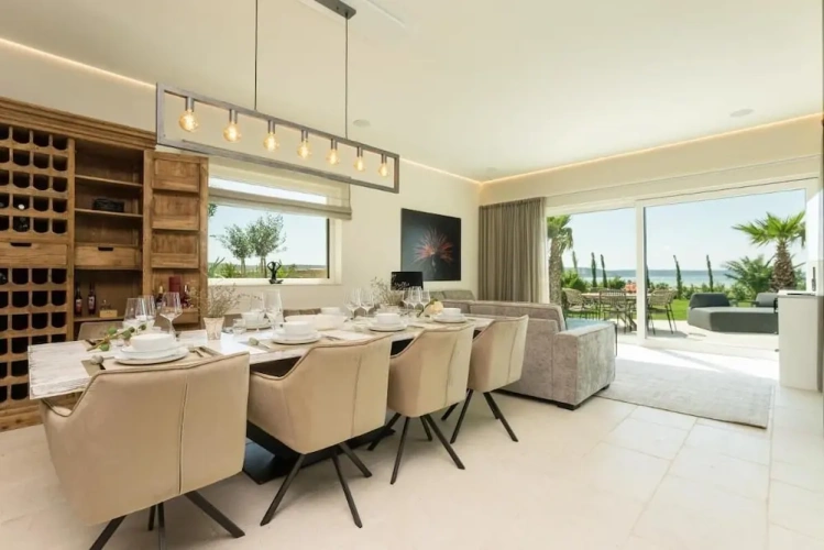3 Bedrooms Villa