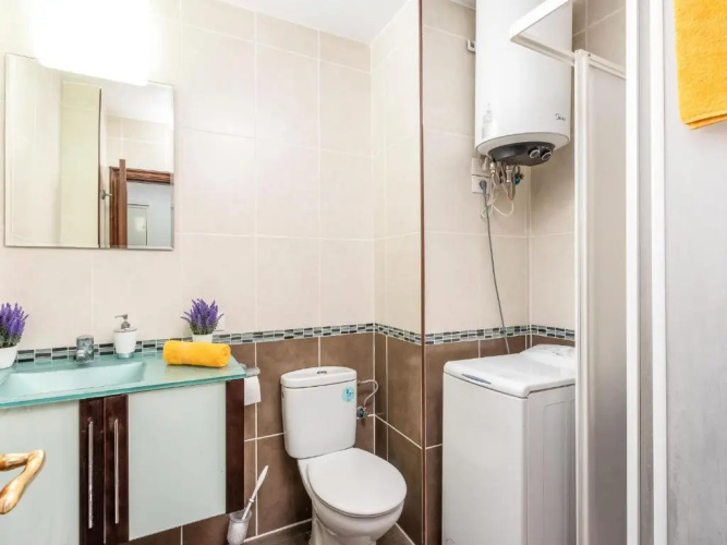 603 Studio Comodoro first sea line
