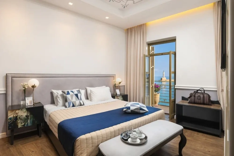 1 Bedroom Suite with balcony and with sea view