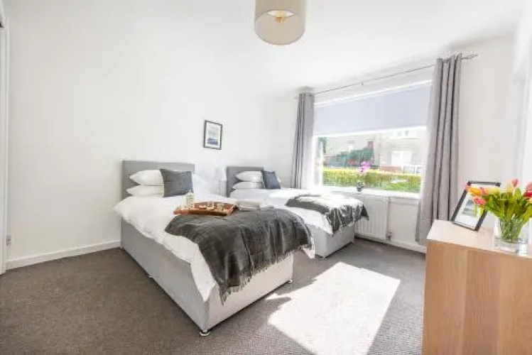 Hls Ashgrove Apartment