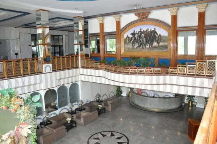 Dreamland Hotel