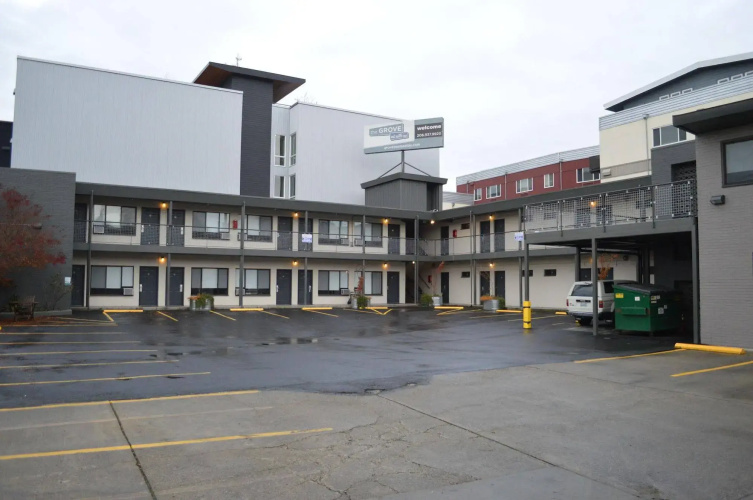 The Grove West Seattle Inn