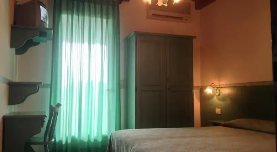 Hotel Golfo Del Leone