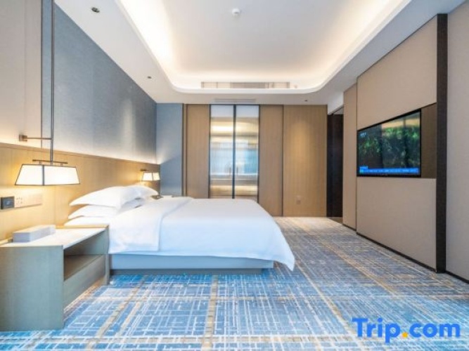 Deluxe Double Suite