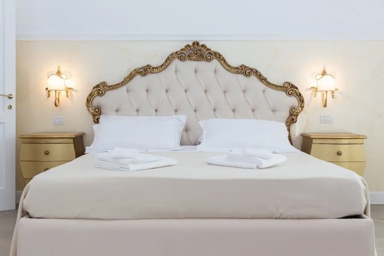 1 Bedroom Deluxe Suite with balcony and with city view