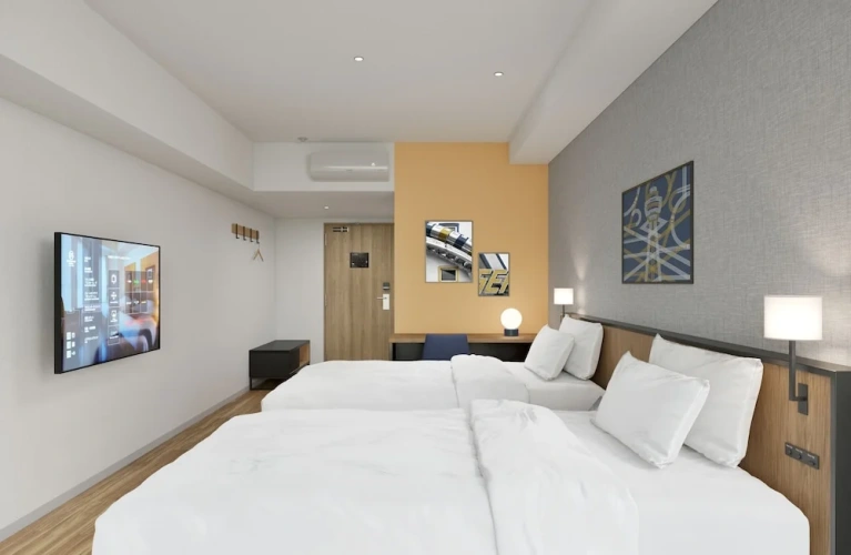Standard Twin room with city view