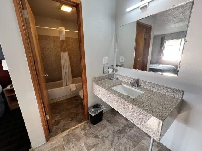 Economy Quadruple room