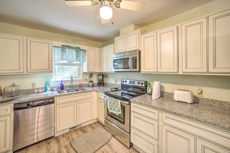 3 Bedrooms Cottage
