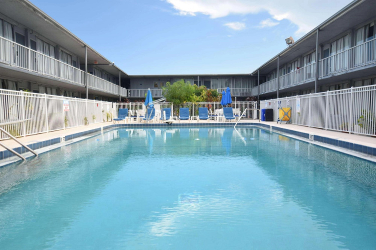 Ramada Stuart