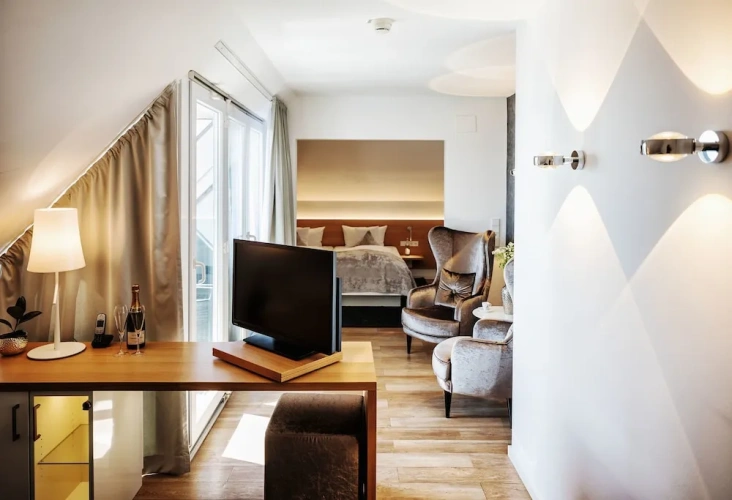 Deluxe Double room with balcony and with lake view