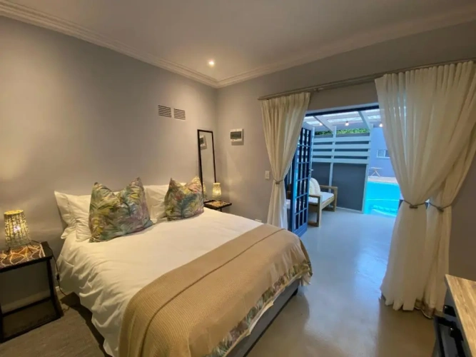 3 Bedrooms Apartment