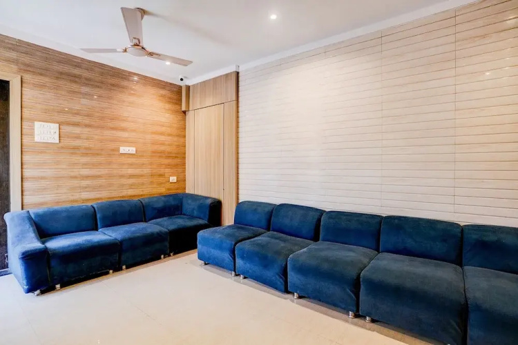 Fabhotel Abrol Suites