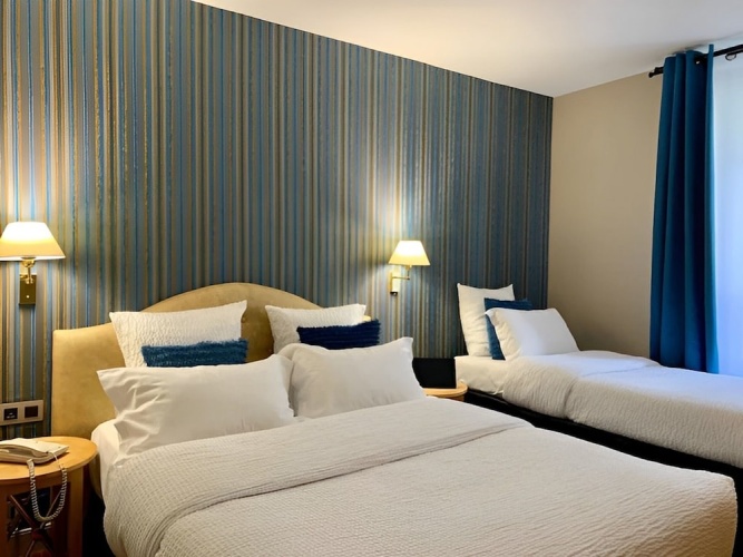 Standard Triple room