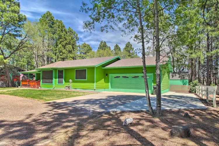 Grill, Fire Pit: Pet-friendly Lakeside Cottage!