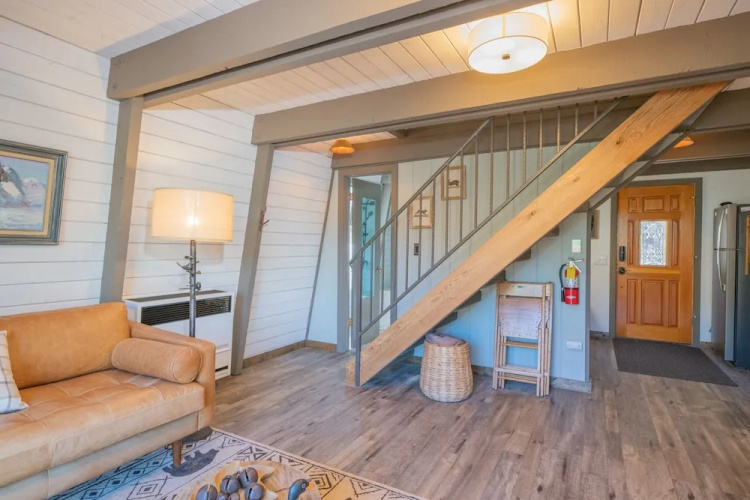 Moon View Cabin