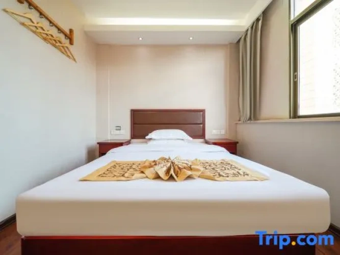 Standard Double room with city view
