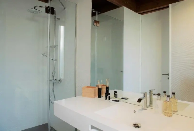 2 Bedrooms Villa