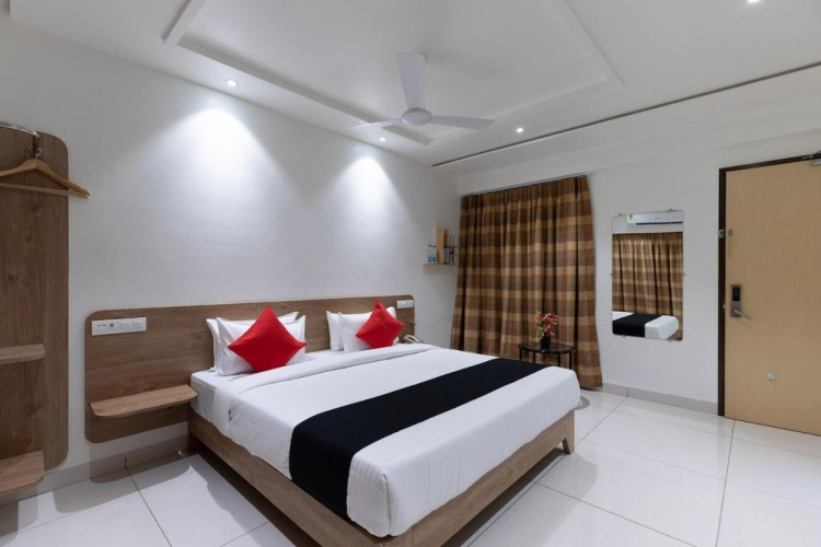 Aashro Akshar Inn