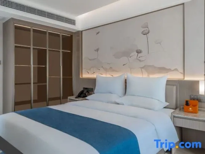 Executive Suite with lake view
