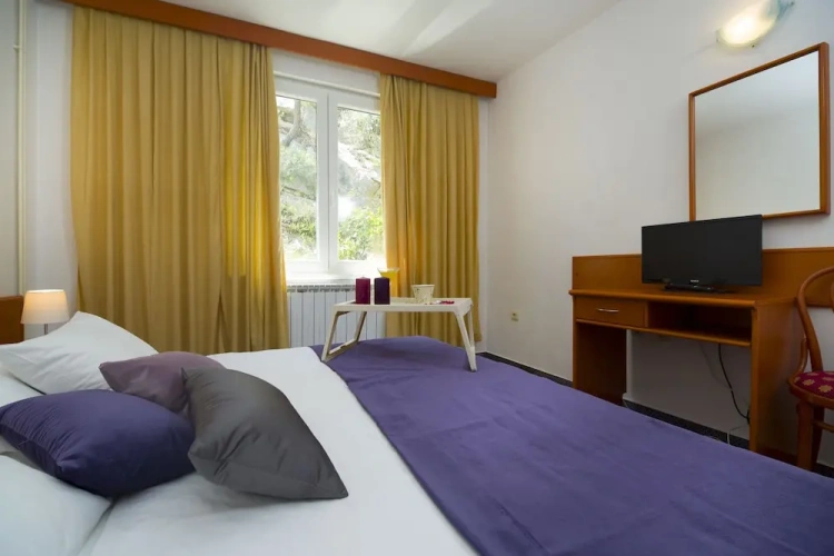 2 Bedrooms Standard Family room with balcony and with sea view