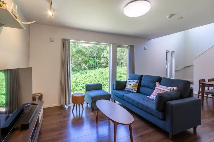 3 Bedrooms Cottage