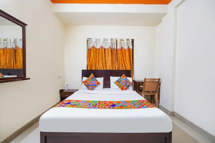 Fabhotel Century Gardens