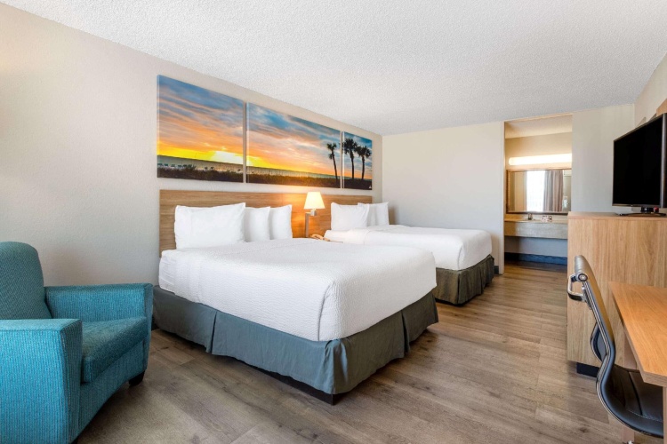Standard Quadruple room