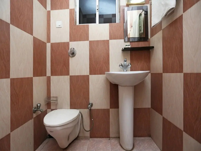 Cozycom By OYO Rooms