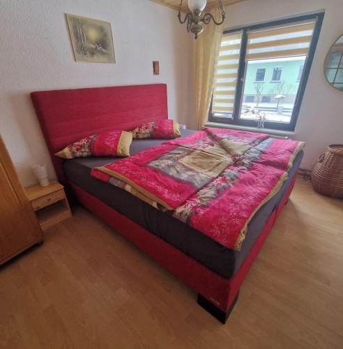 Gemutliches Ferienhaus mit Pool in Blankenburg