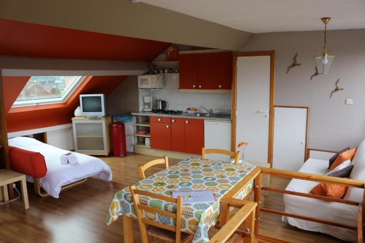 Standard Triple room