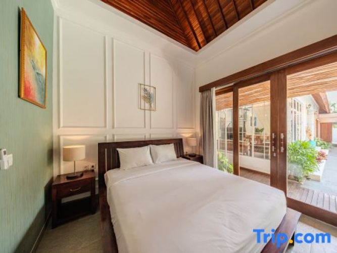 4 Bedrooms Sextuple Villa