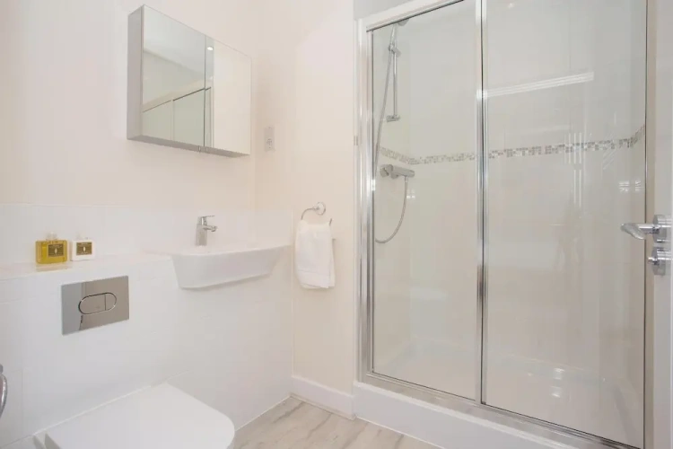 2 Bedrooms Executive Apartment