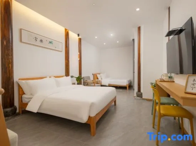 Standard Twin Family room