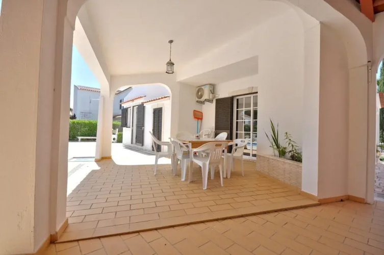 Spacious Villa With Private Pool